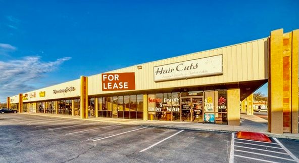 1104 Thorpe Ln, San Marcos, TX 78666